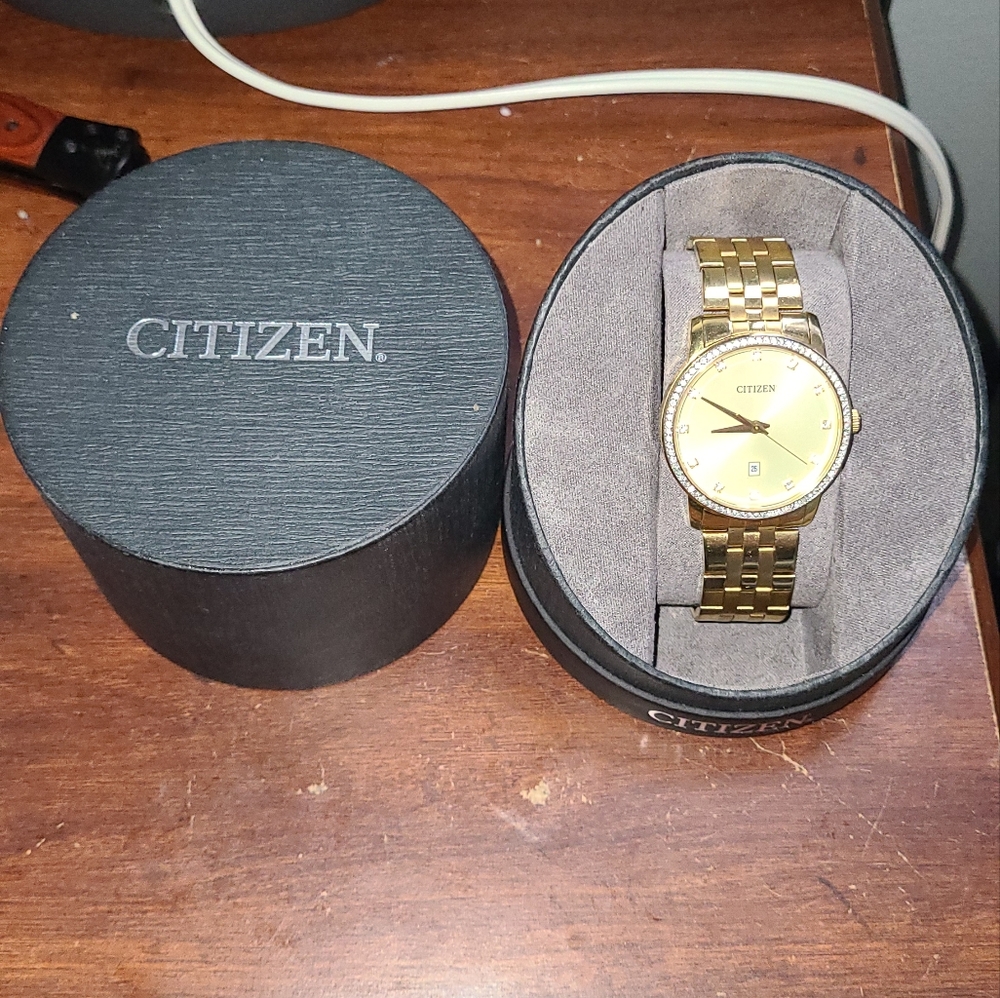 gold citizen watch